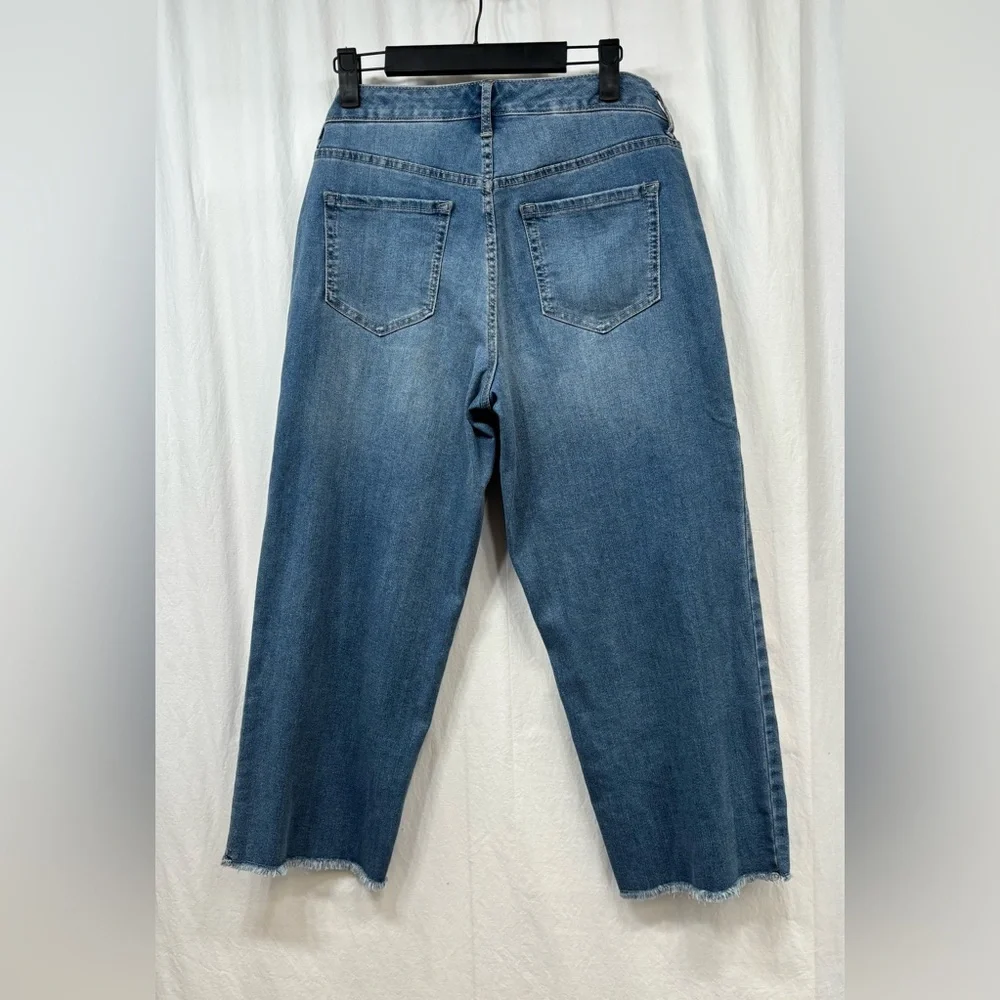 Logo by Lori Goldstein Jeans Size 6P Petite Wide Leg Cropped Raw Hem - Picture 2 of 15